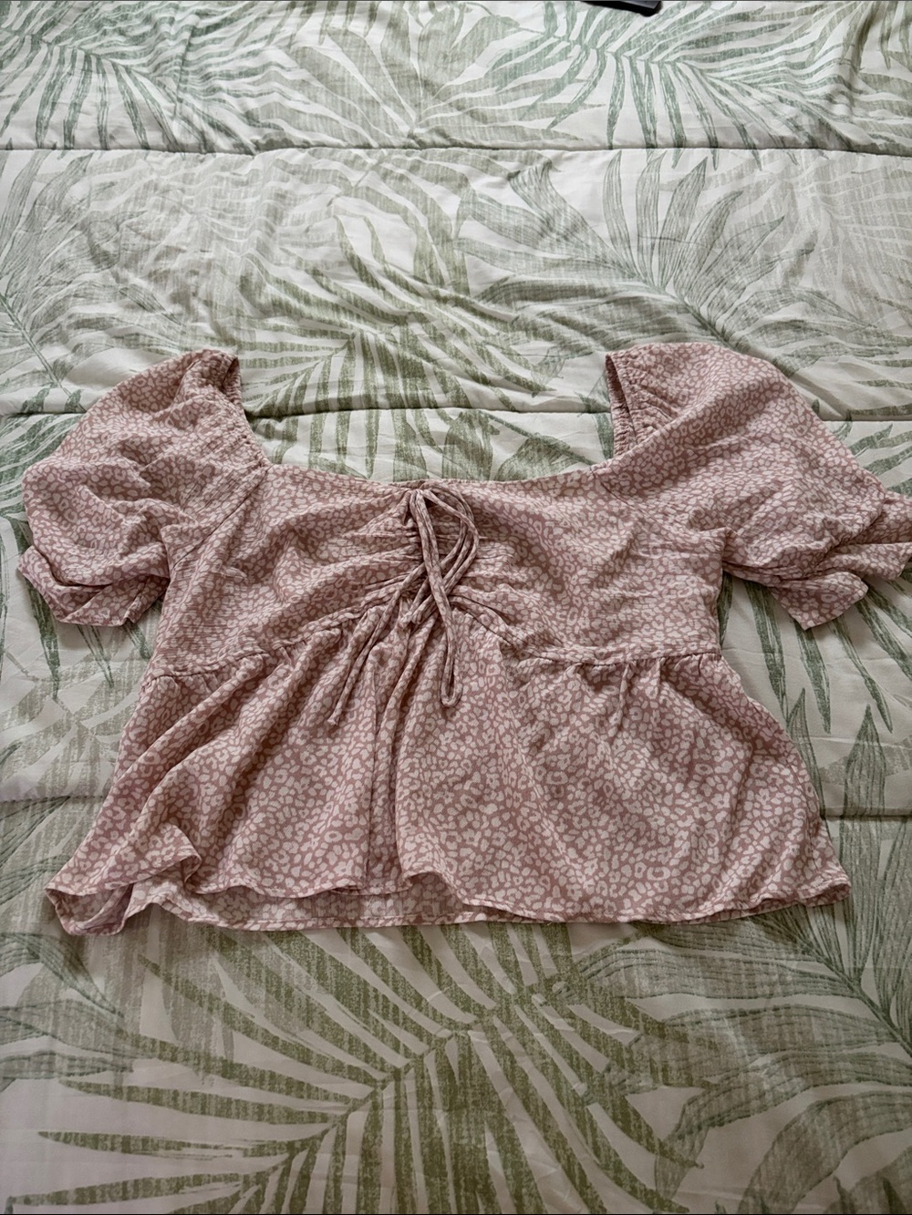 Women’s Blouse by (unknown) — Mauve Leopard Print Puff Sleeve Top